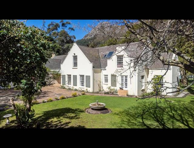 6 BEDROOM HOUSE FOR SALE IN VALLEY AREA